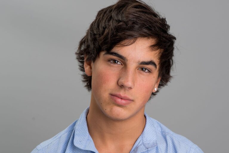 MiM Series otorga el premio Coca-Cola Nuevo Talento al actor Óscar Casas