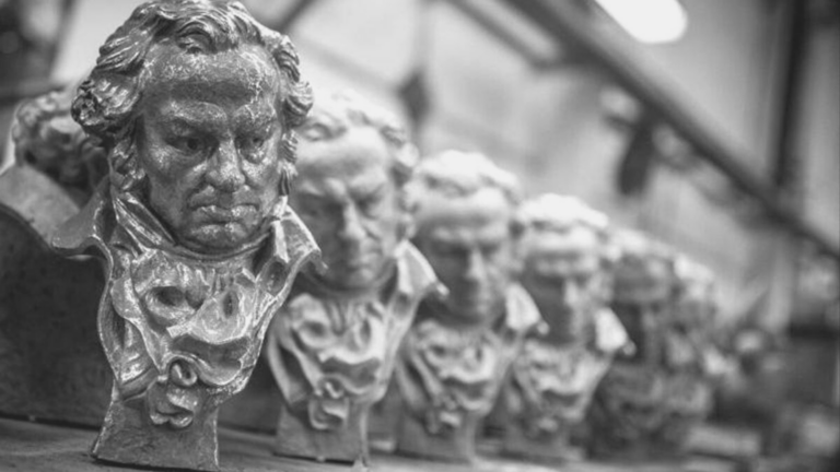 Y el Goya es para…