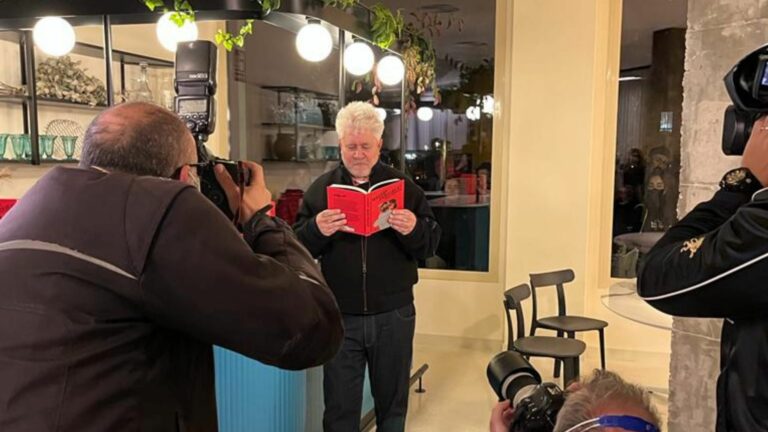 Pedro Almodóvar’s film ‘Madres Paralelas’ wins Best Foreign Film award at The Chicago Indie Critics