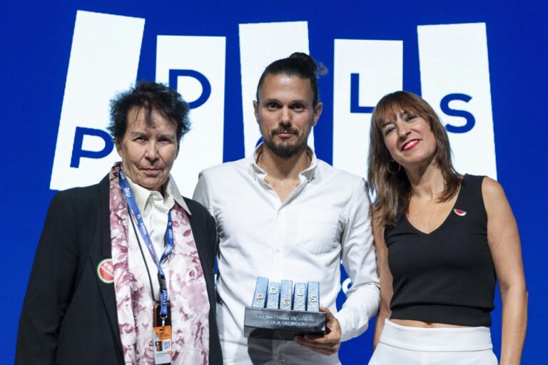 José Joaquín Rodríguez Ruíz gana el Premio DAMA de Guion Lola Salvador con ‘Sevilla Este’ en el Festival de San Sebastián